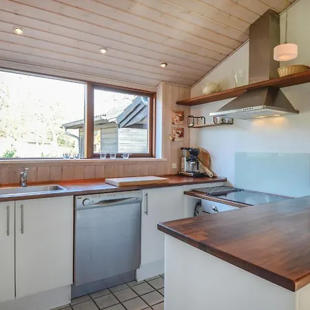 4 Bedroom Gorgeous In Ebeltoft Oksenmolle