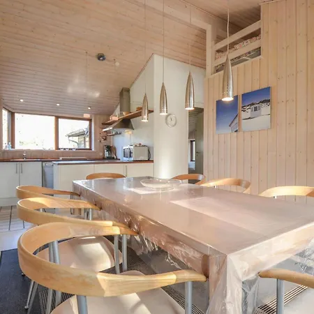 Holiday home 4 Bedroom Gorgeous In Ebeltoft Oksenmolle